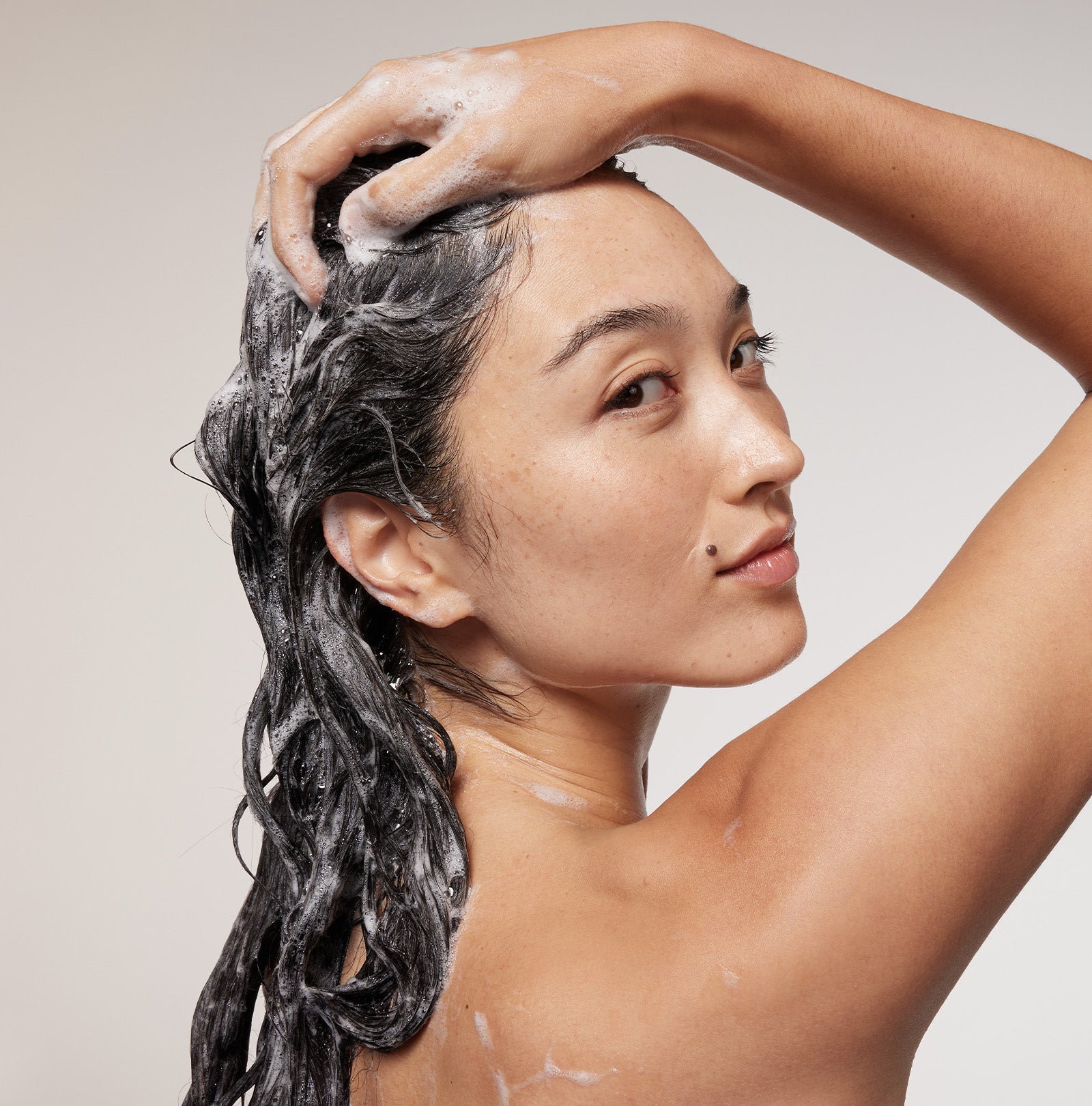 Medium Hair Shampoo Refill Pouch - Image 2